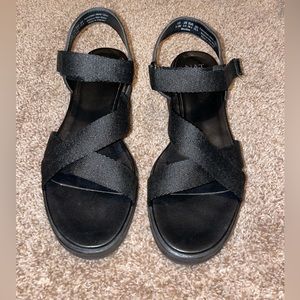 Naturalizer platform sandals. Size 6.5.